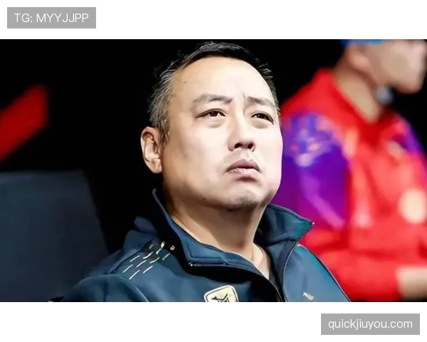 刘国梁在场边那个皱眉叉腰的瞬间，真以为他下一秒要自己上场打了